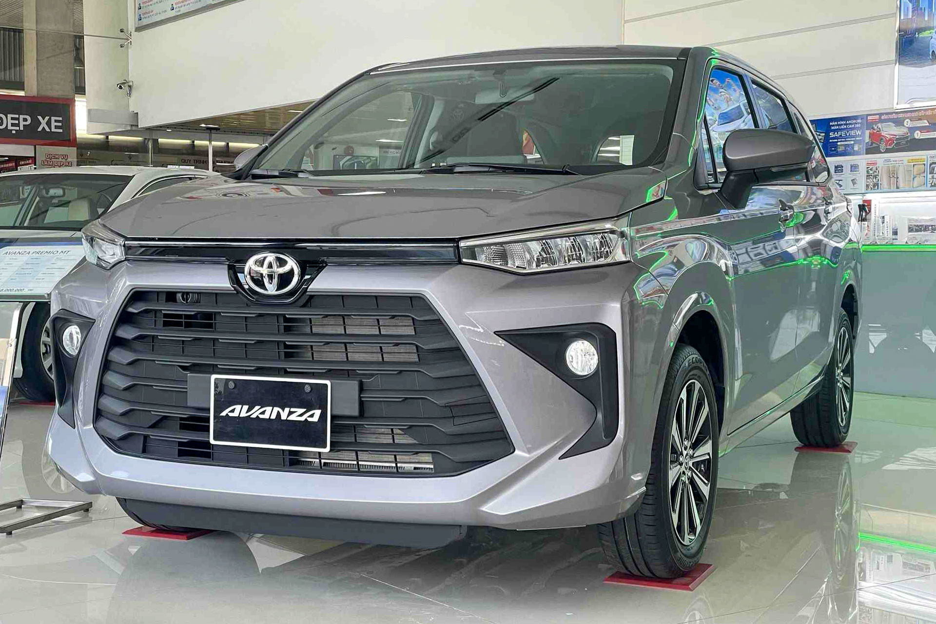 toyota-avanza-premio-mt-79236